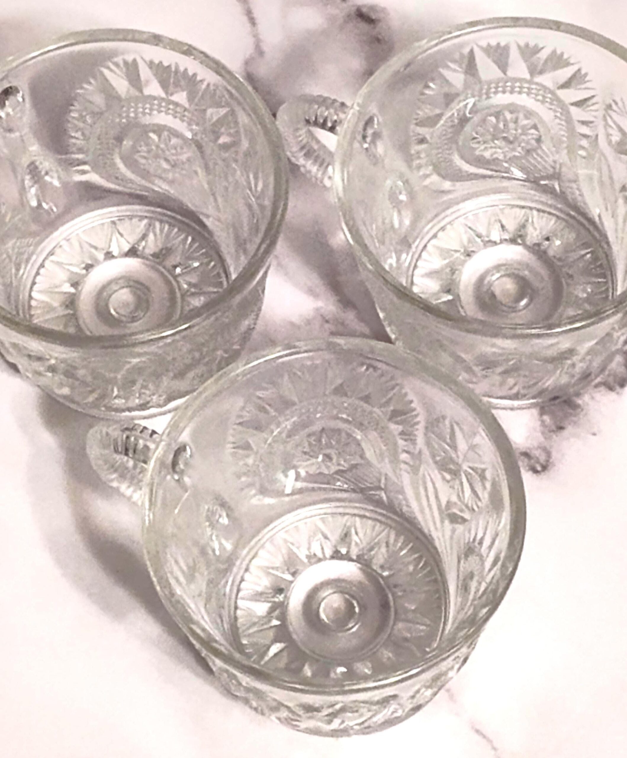 Vintage 1970s Clear Pressed Glass Punch Cups Radiant Daisy Horseshoe Set of 3 - Image 4