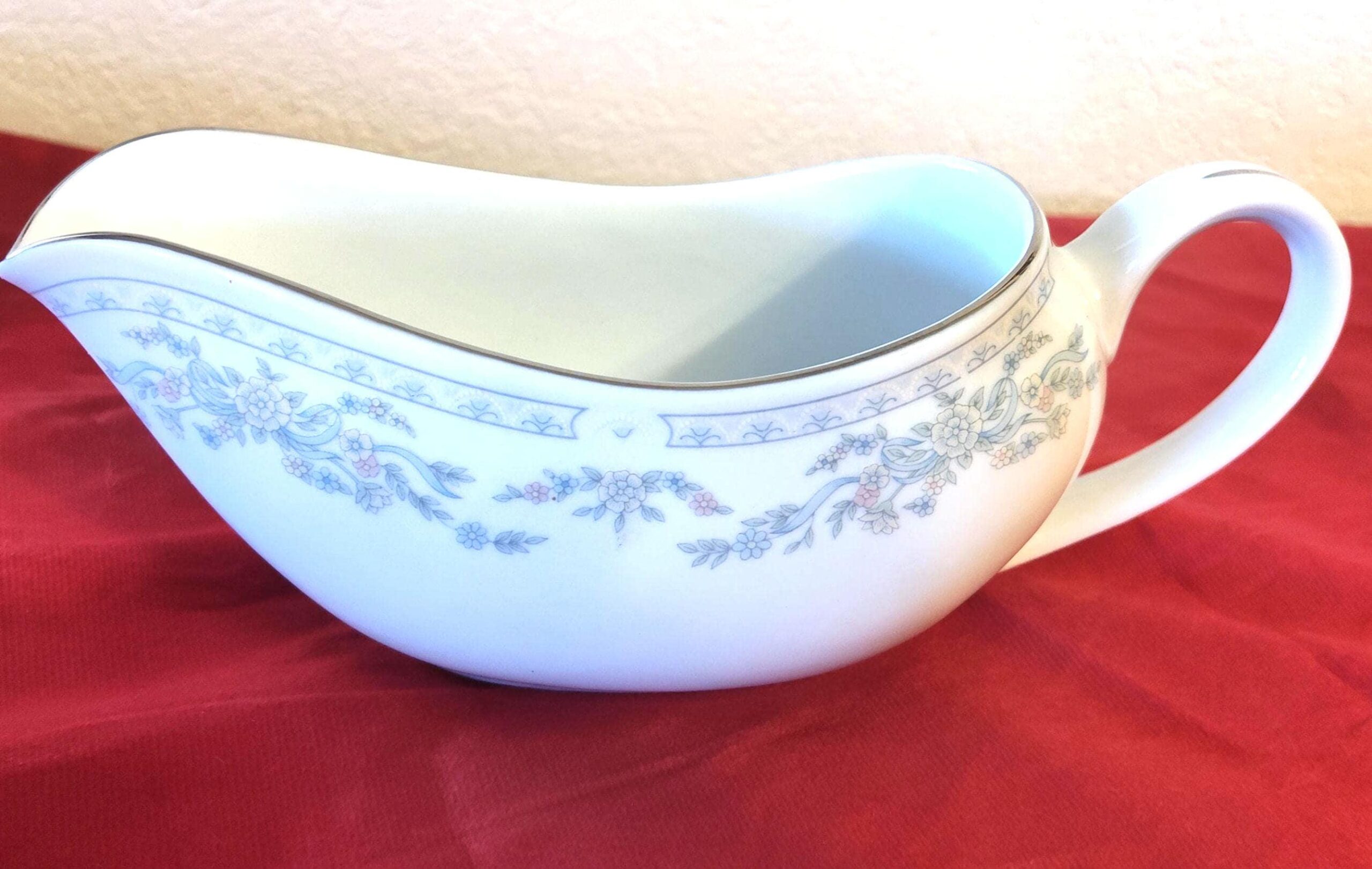 Vintage Somerset by Excel Gravy Boat 9 Inch White Ceramic Serving