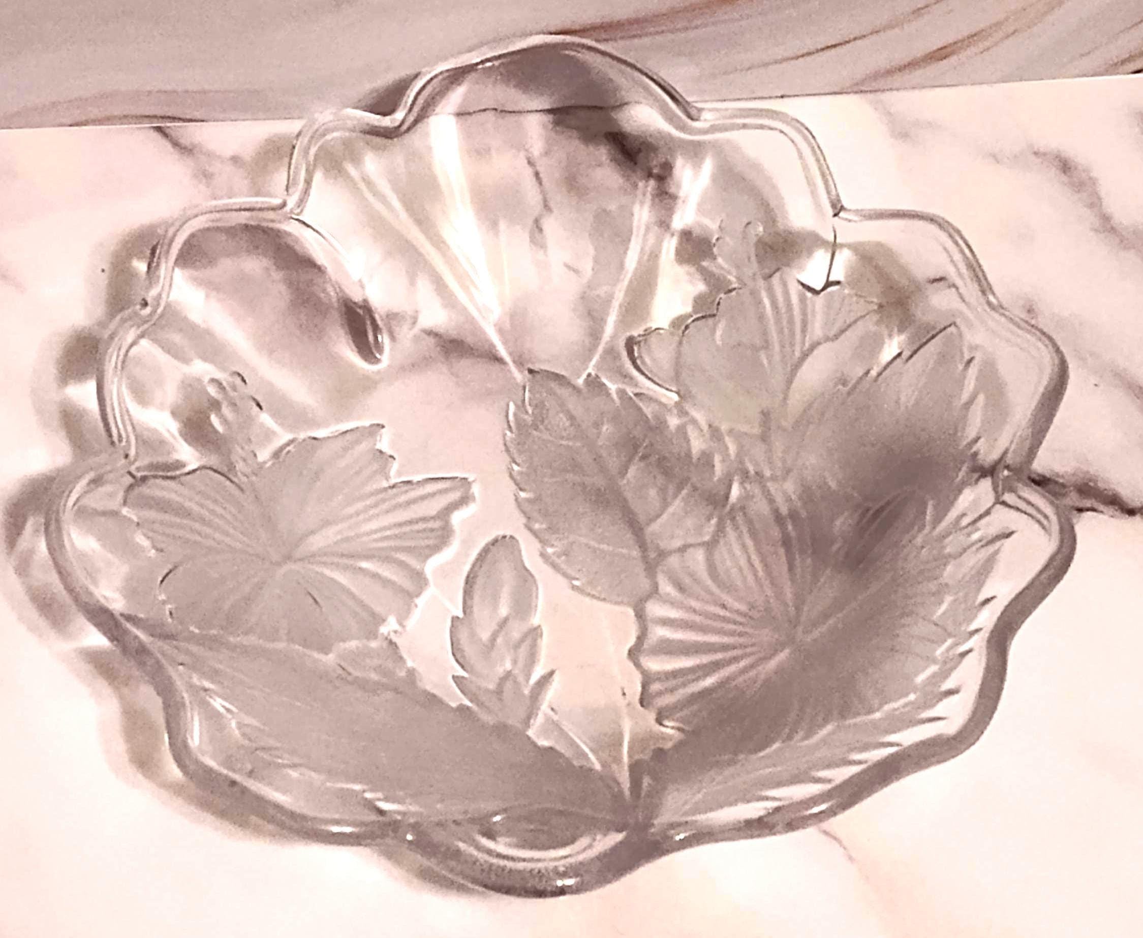 Vintage 1990s Etched Hibiscus Floral Glass Plate Bowl 8 1/2"