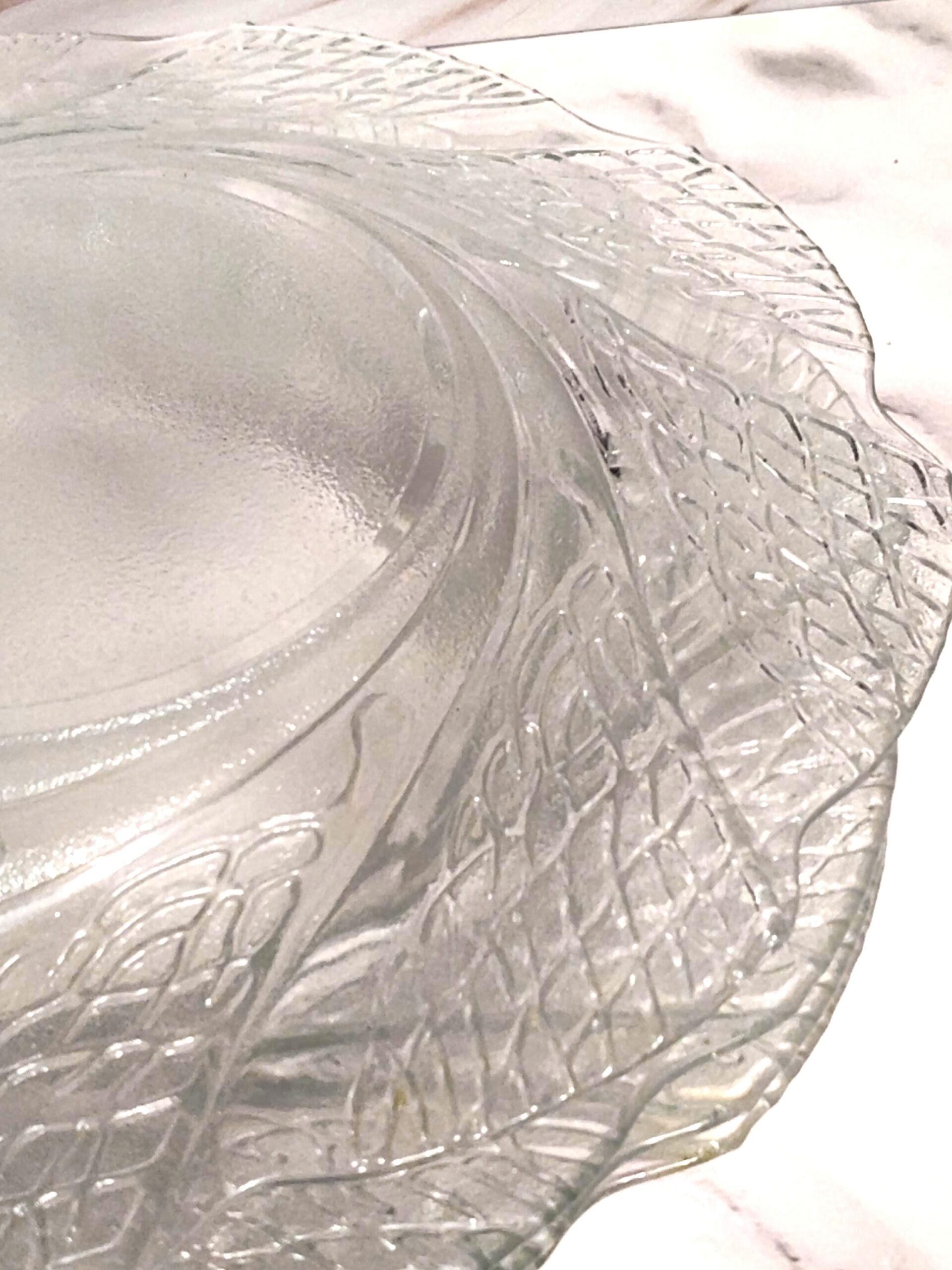 Vintage KIG Malaysia Pressed Glass Plates (Set of 4) – Seaweed Coral Swirl Scalloped Edge - Image 2