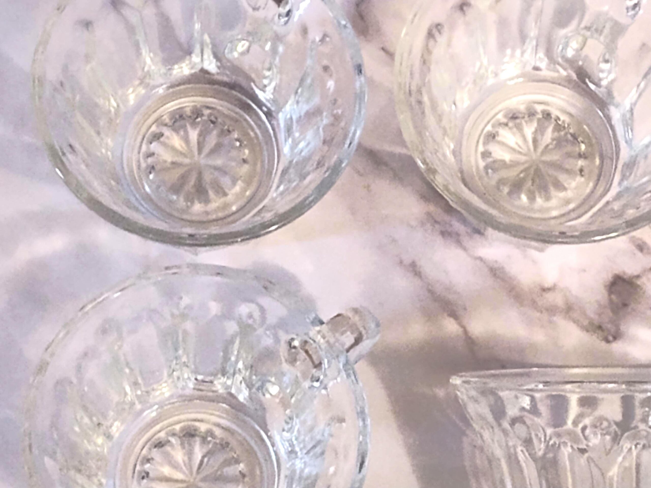 Vintage 1970s Anchor Hocking Colonial Pattern Punch Cups Set of 4 - Image 4