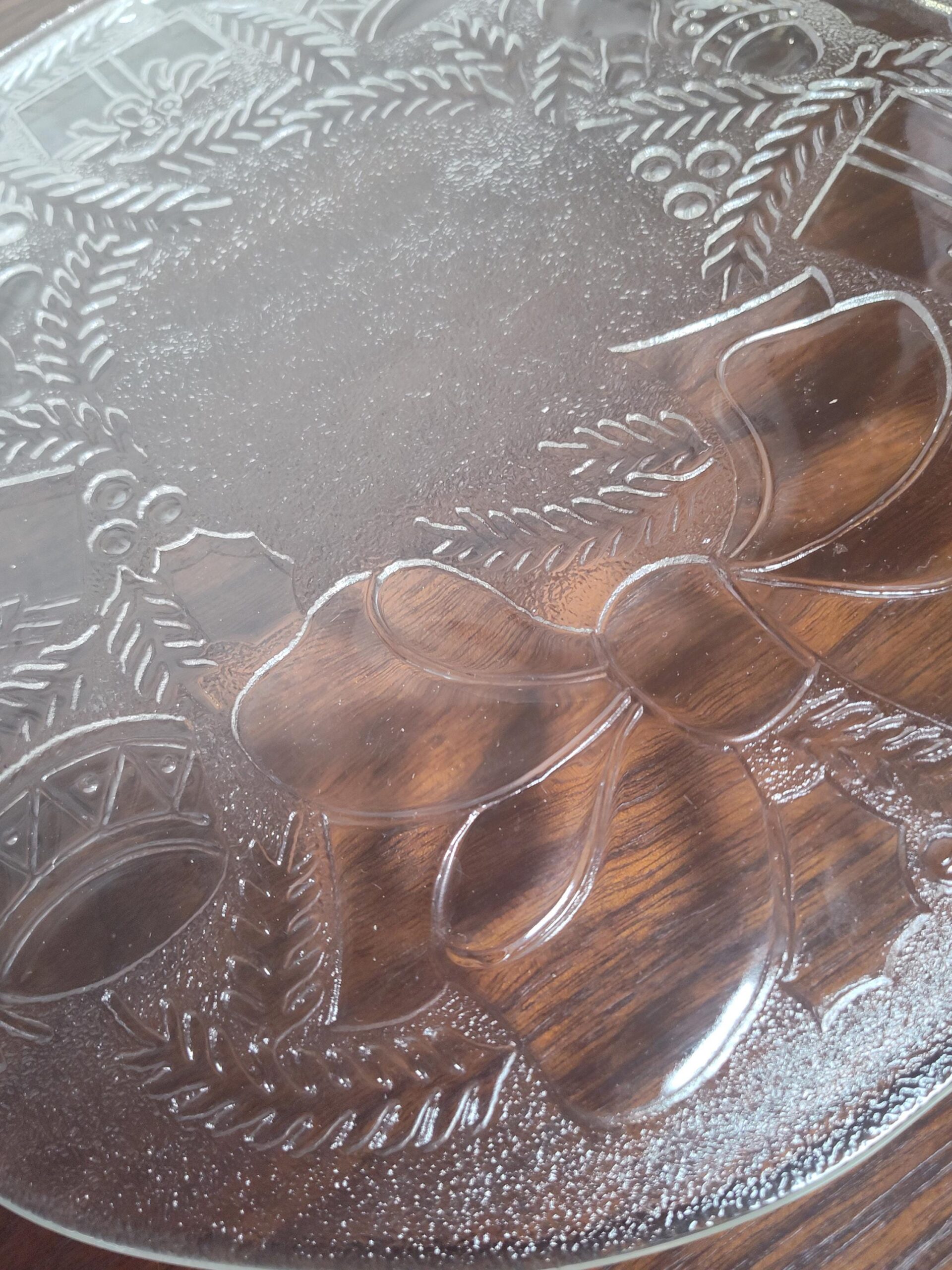 Vintage Indiana Glass Christmas Wreath Serving Platter 12.5" Clear Glass Holiday Plate Embossed Bow Ornaments Cookie Tray - Image 4