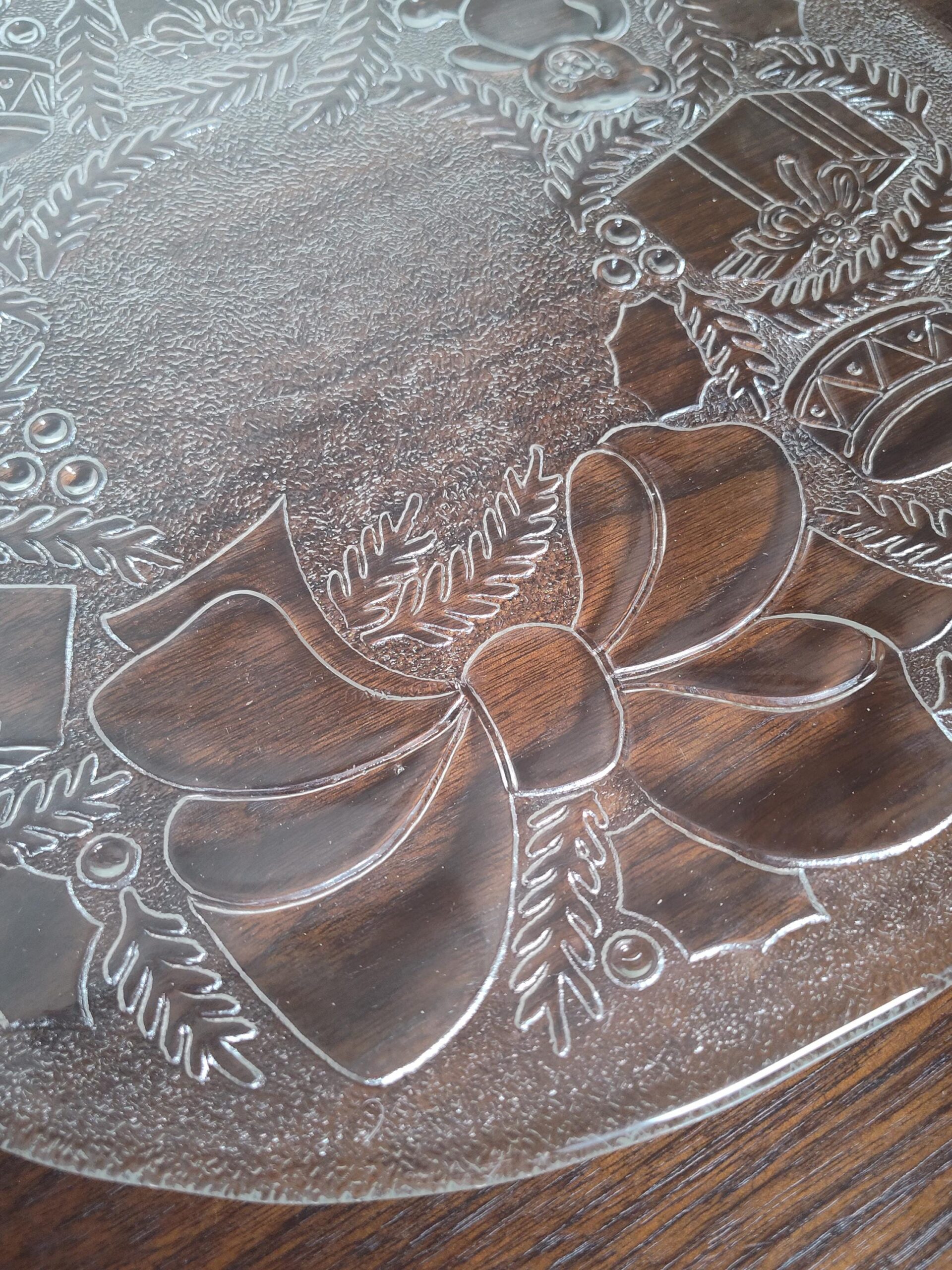 Vintage Indiana Glass Christmas Wreath Serving Platter 12.5" Clear Glass Holiday Plate Embossed Bow Ornaments Cookie Tray - Image 3